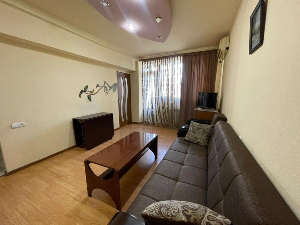 Apartment In Yerevan, Centre Extérieur photo